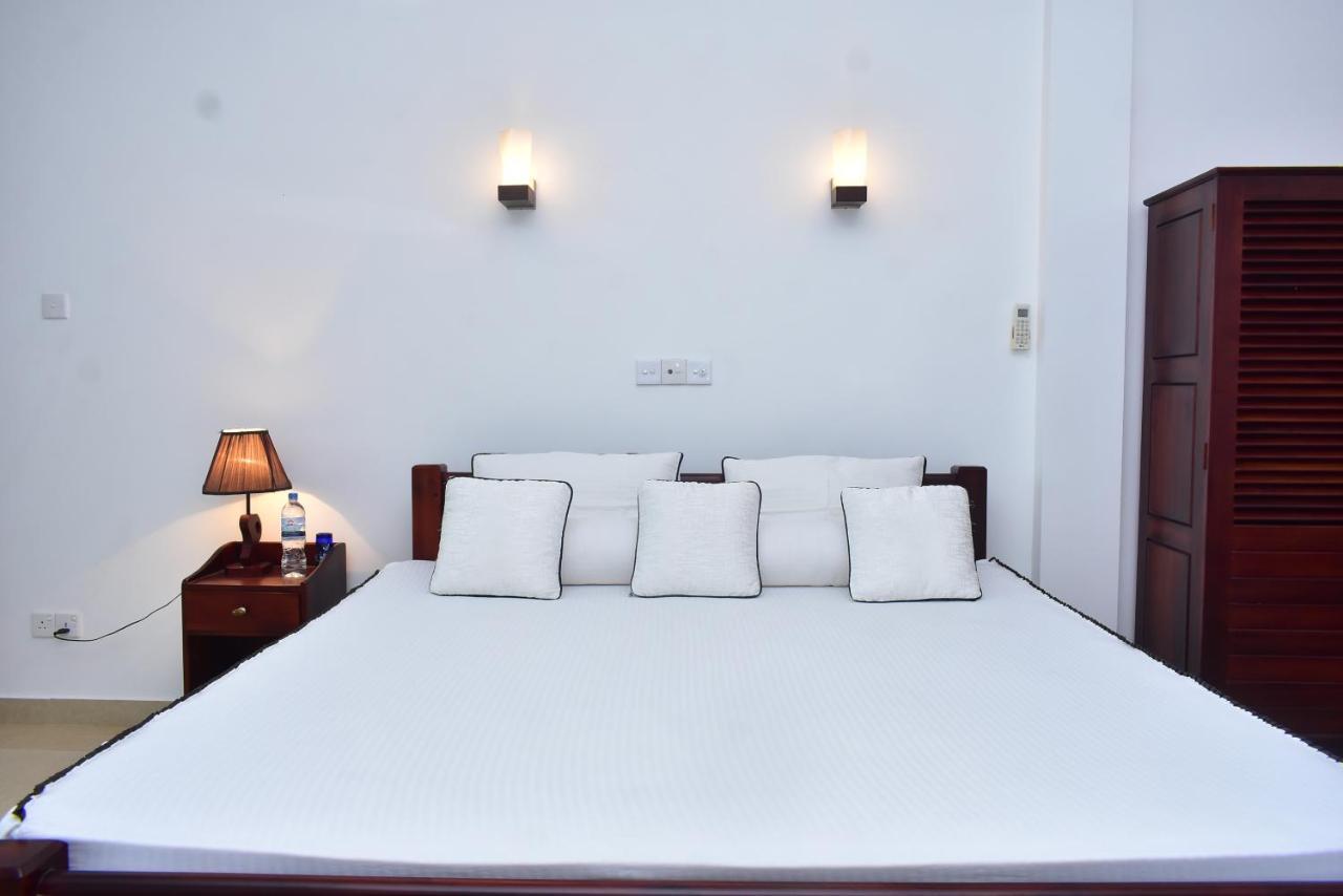 Minuri Villa Хиккадува Экстерьер фото