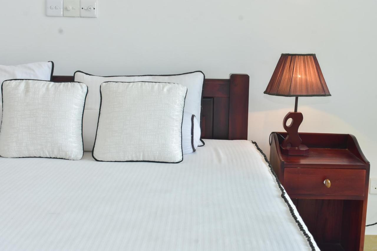 Minuri Villa Хиккадува Экстерьер фото