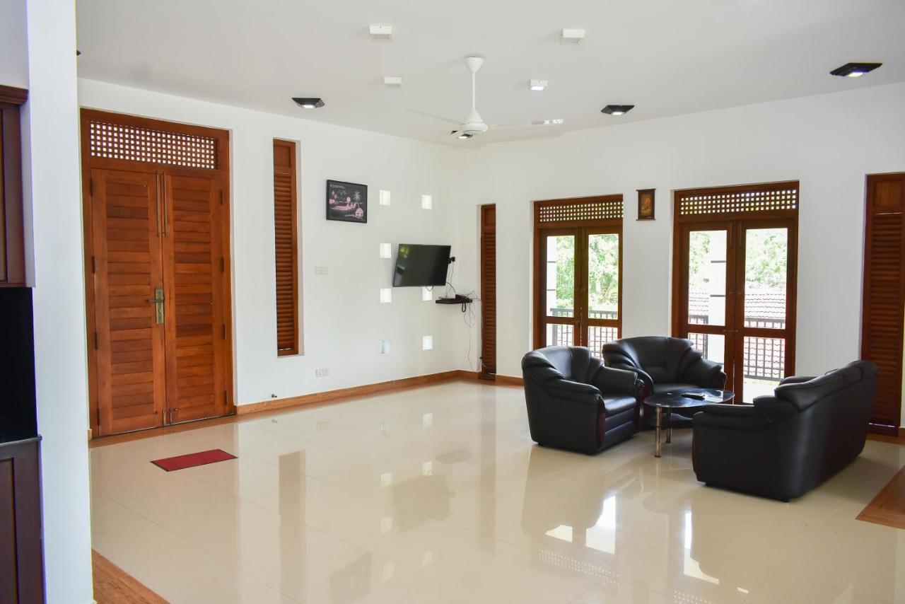 Minuri Villa Хиккадува Экстерьер фото