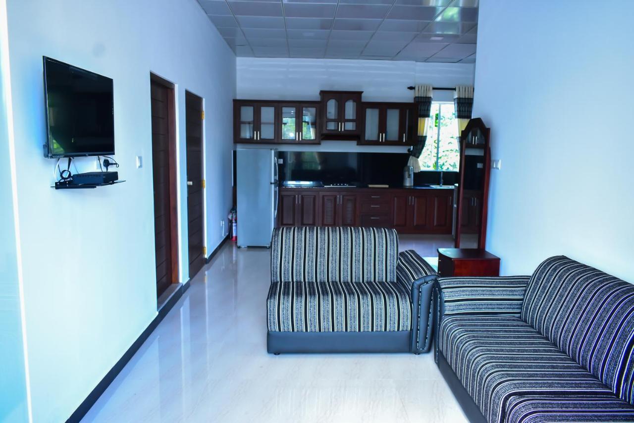 Minuri Villa Хиккадува Экстерьер фото